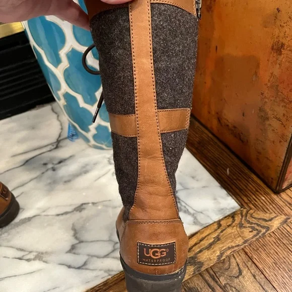 Super Cute Ugg Lace Up Boots Size 6.5 - Picture 8 of 9